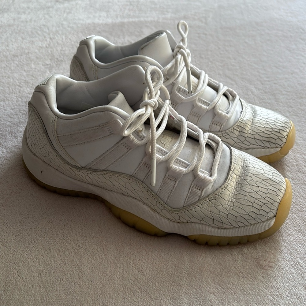 Air Jordan 11 Retro Low Premium GS Frost White 897331-100